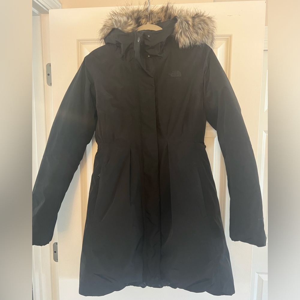 Women’s  The North Face Parka size S